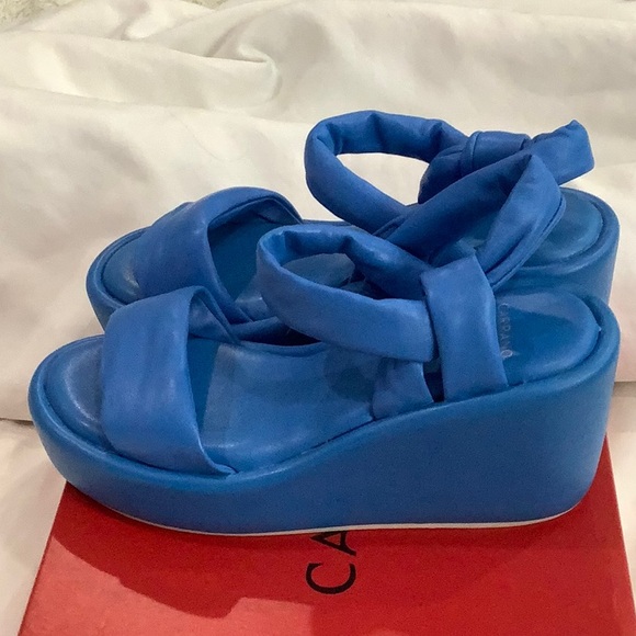 Blue puffy leather 7 - Picture 1 of 5